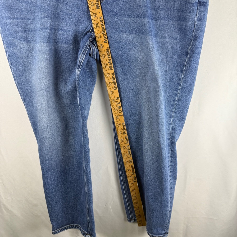 Kut from the Kloth NAOMI Fab Ab Crop Straight Leg Jeans, size 22, Denim - Picture 6 of 13